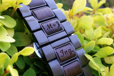 gravirovanie-inicialky-ing-remienok-vini