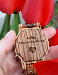 gravirovanie-nothing-happens-by-chance-vini