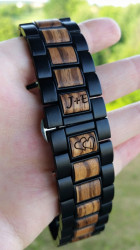 gravirovanie-remienok-inicialky-srdiecka-spojene-vini