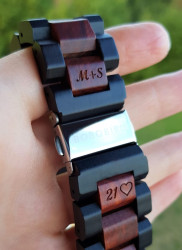 gravirovanie-21-inicialky-remienok-vini