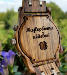 gravirovanie-najlepsiemu-ucitelovi-vini