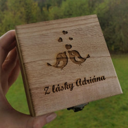 gravirovanie-na-krabicku-z-lasky