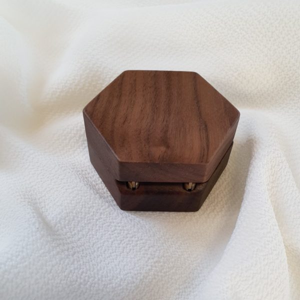 Drevená krabička Hexa orech