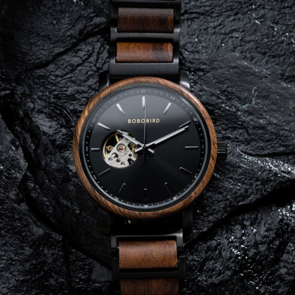Mechanické drevené hodinky MOMENT BLACK
