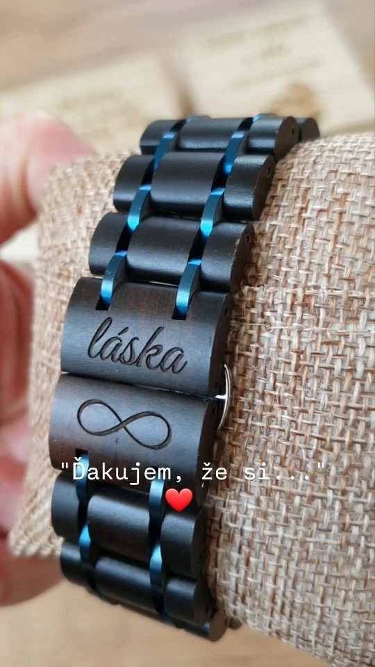 Darček, ktorý hovorí za teba ⌚ + 🎁 + ❤️ = www.vini.sk  Viac ako 75 modelov | Doručenie do 2 dní | Doprava zdarma 

@_vini.sk 
#jedinecnydarcek #drevenehodinky #venovanie #vyrocie #narodeniny #personalizovane #gravirovanienamieru #vyrobenenaslovensku #eshopvini #slovensko